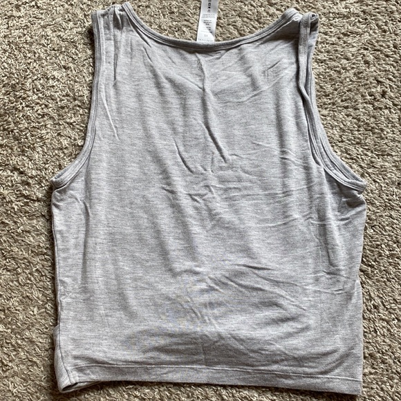 Altard State Revival Cropped Soft Grey Workout Top - Picture 3 of 3